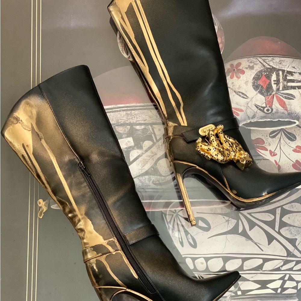 Black Jaguar Boot